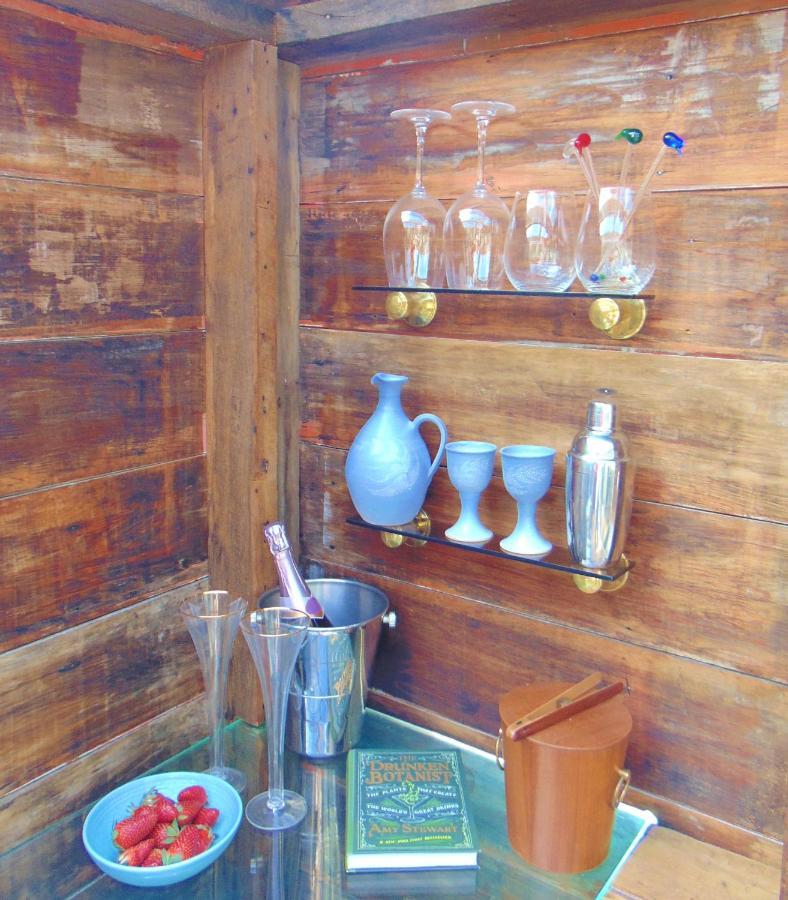 Raglan's Tranquil Garden Retreat - Moa Stone Villa
