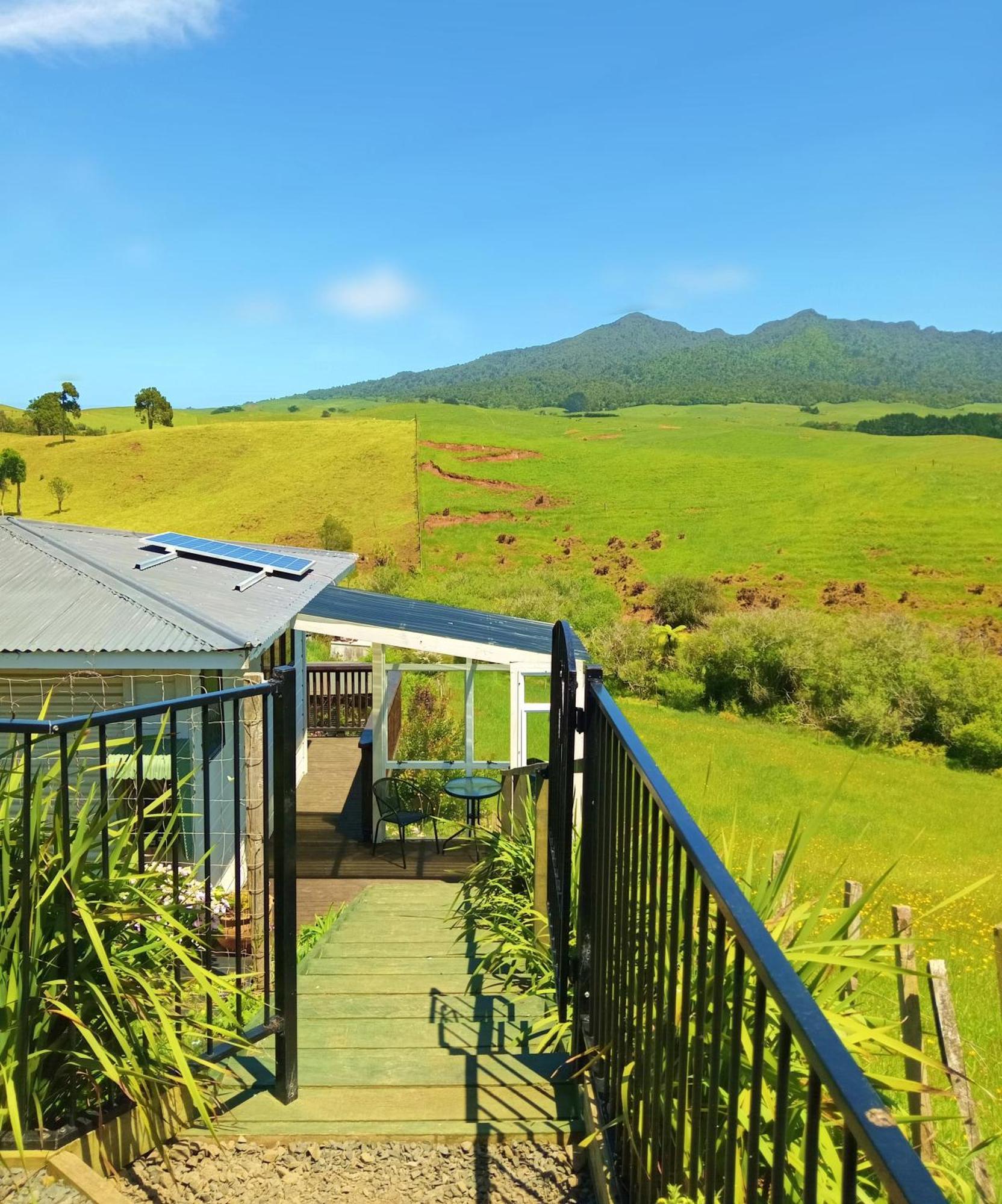 Raglan's Tranquil Garden Retreat - Moa Stone Raglan