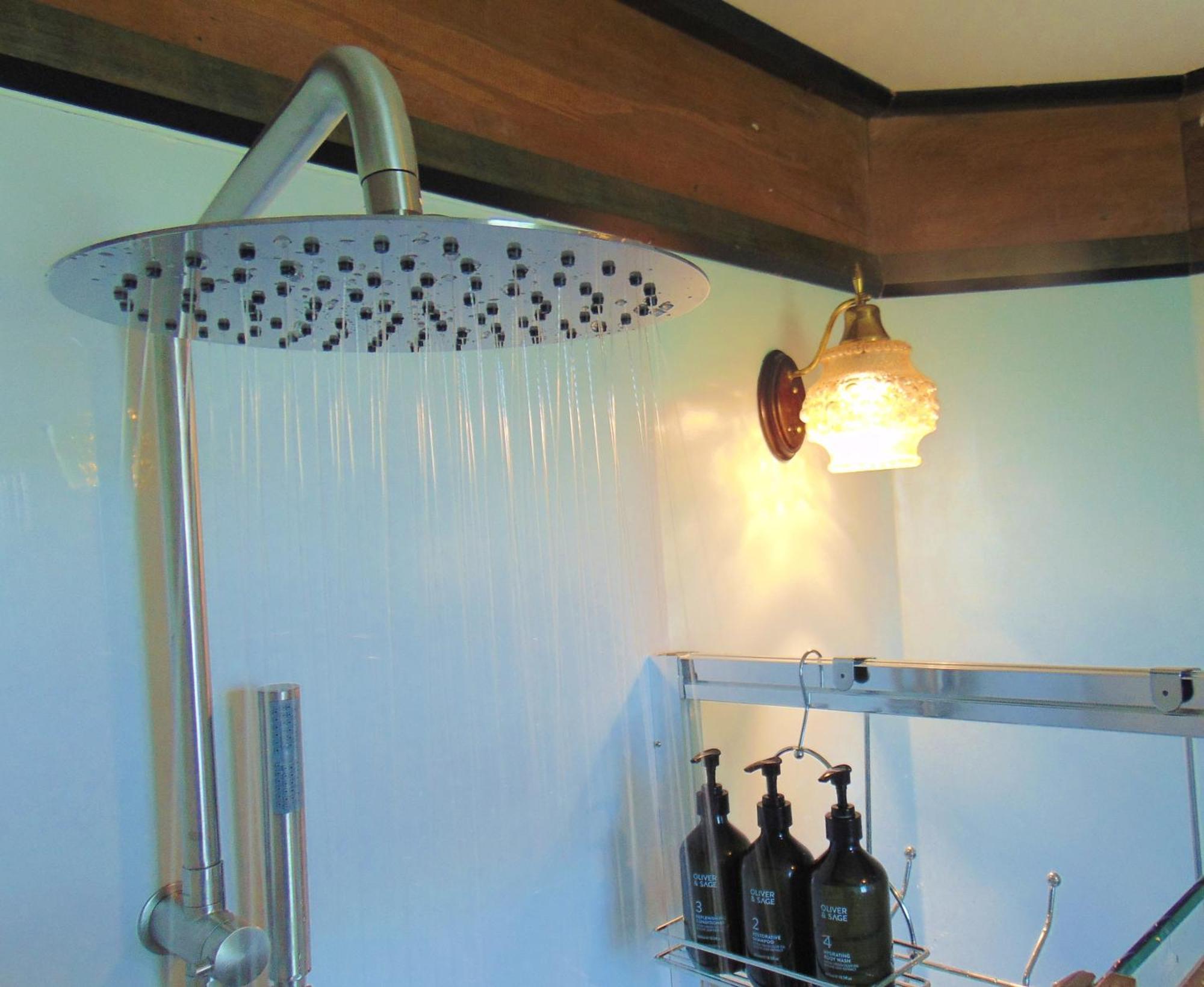 Raglan's Tranquil Garden Retreat - Moa Stone *