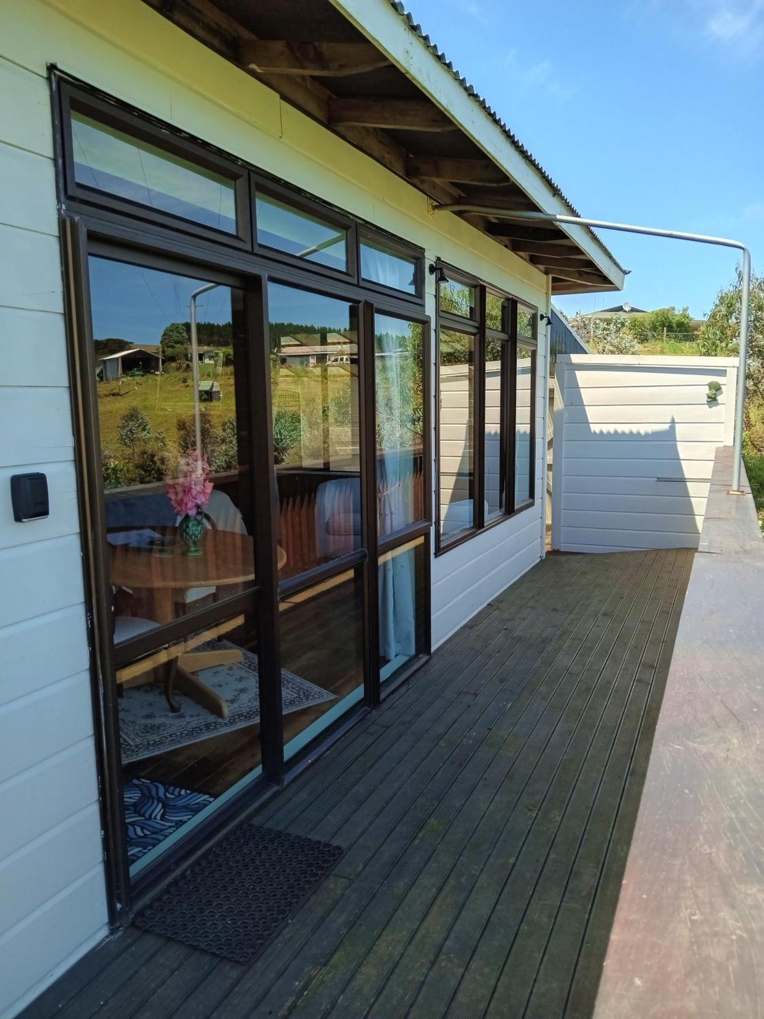 Raglan's Tranquil Garden Retreat - Moa Stone Villa *